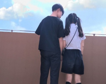 ¼