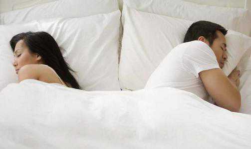 男人不想娶你拖着的表现