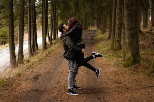 朋友圈情侣秀恩爱的句子