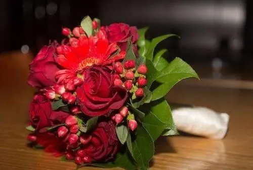 玫瑰<a href='https://www.yangji120.com/life/list-90/' target='_blank'><u>花语</u></a>颜色代表什么