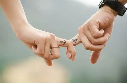 ں黰