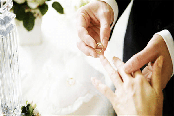 女闺蜜结婚送什么礼物好