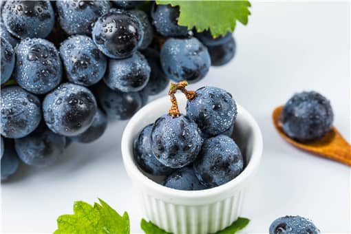 �����ϵİ�˪