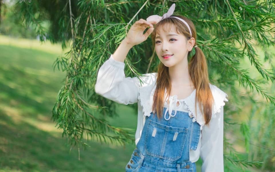 形容女子有气质有内涵的句子