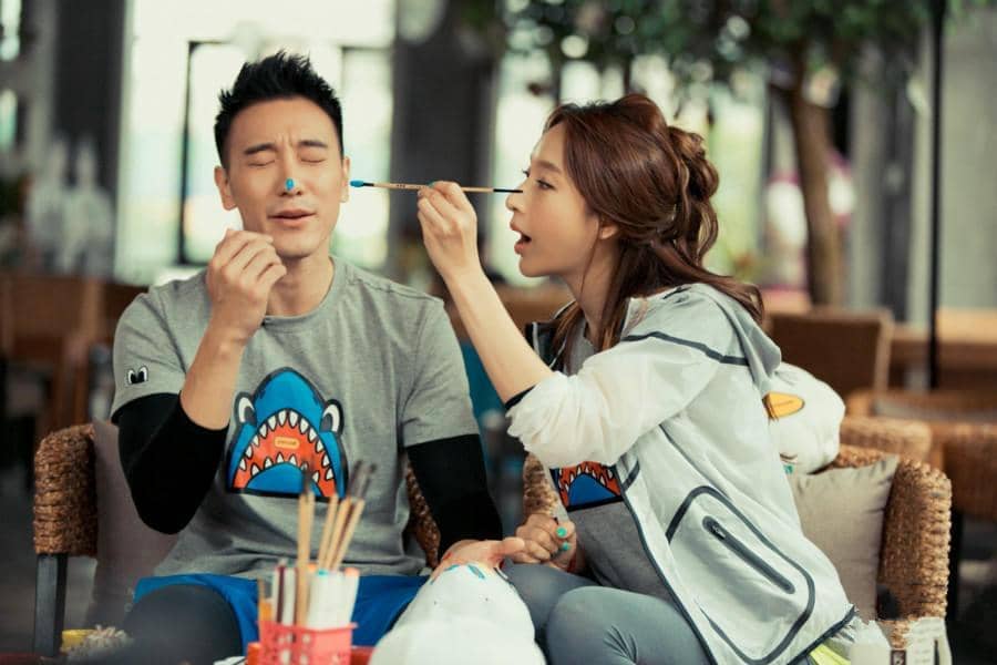 哄女朋友开心的话暖心 怎样哄一个女孩子开心