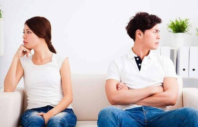 生气了怎么哄女朋友 女生不开心怎么逗她开心