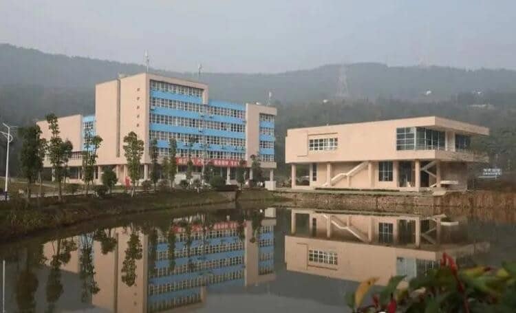 巴中职业技术学院具体地址在哪里